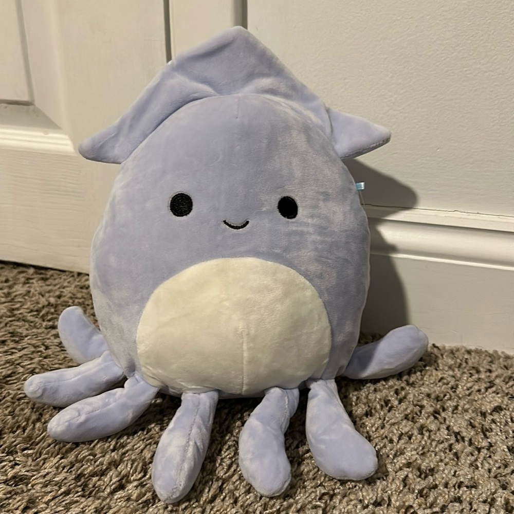 Squishmallow Stacy 8” (tag detached but included)